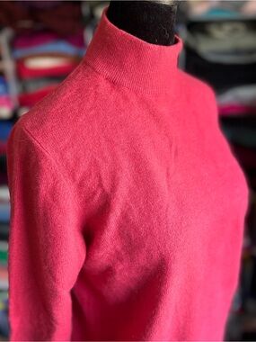 Women’s Tomato/Pink Red Cashmere Mock-Neck Sweater